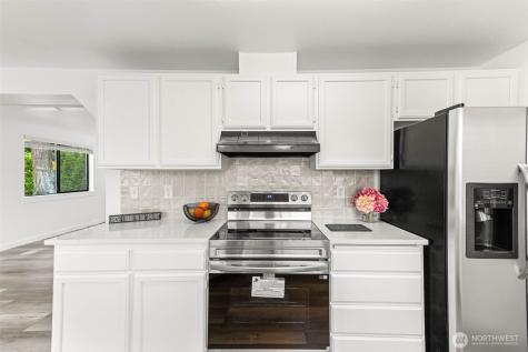 5 W Shore Avenue SW Lakewood WA 98498