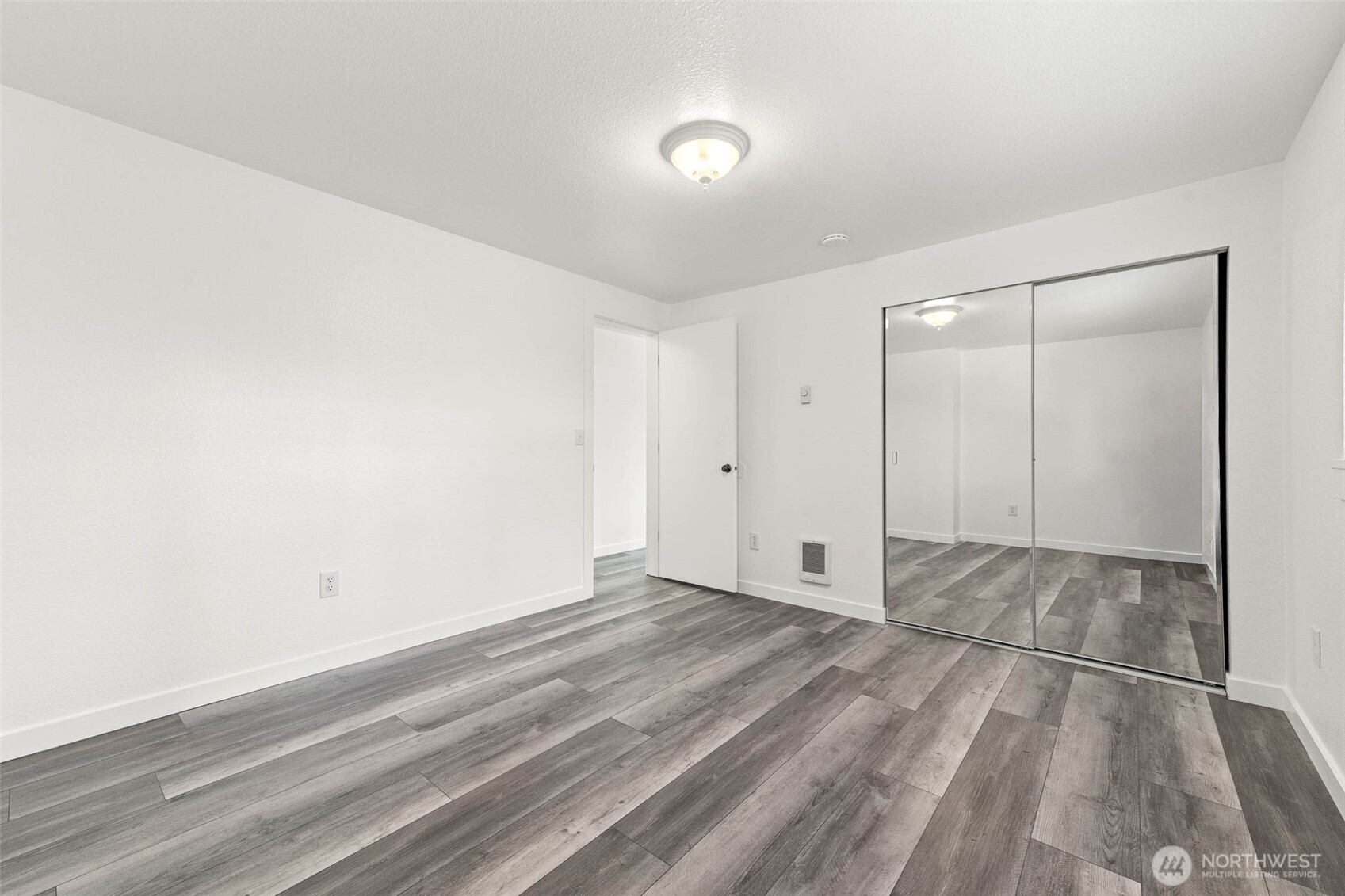 5 W Shore Avenue SW Lakewood WA 98498
