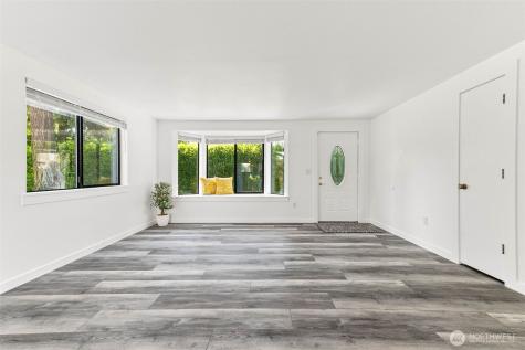 5 W Shore Avenue SW Lakewood WA 98498