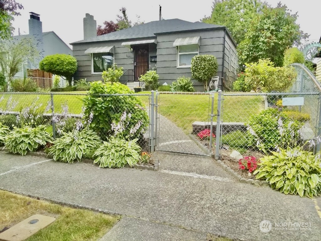 1528 S Oakes Street Tacoma WA 98405