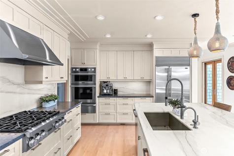 7502 Ford Drive NW Gig Harbor WA 98335