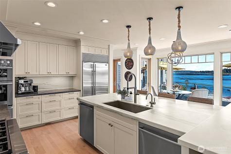 7502 Ford Drive NW Gig Harbor WA 98335