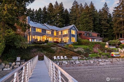 7502 Ford Drive NW Gig Harbor WA 98335