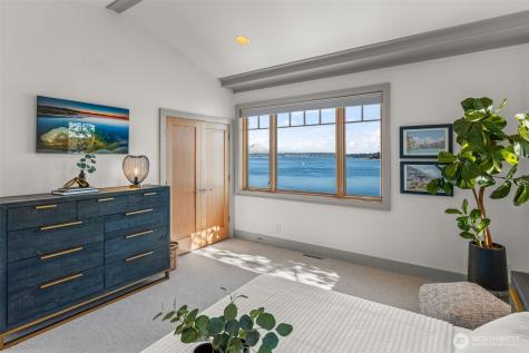 7502 Ford Drive NW Gig Harbor WA 98335