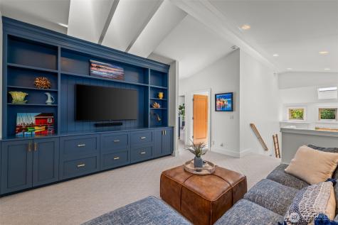 7502 Ford Drive NW Gig Harbor WA 98335