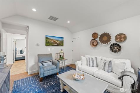 7502 Ford Drive NW Gig Harbor WA 98335