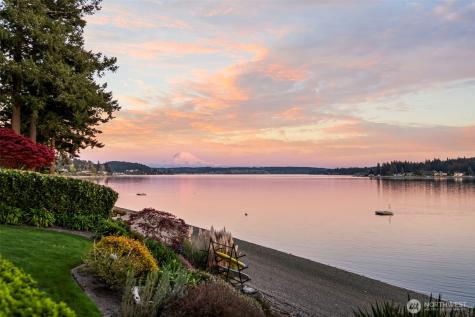 7502 Ford Drive NW Gig Harbor WA 98335