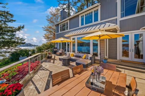 7502 Ford Drive NW Gig Harbor WA 98335