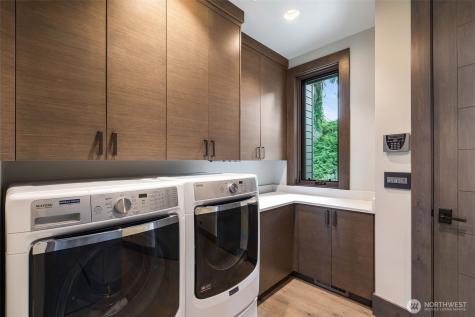 5629 Pleasure Point Lane SE Bellevue WA 98006
