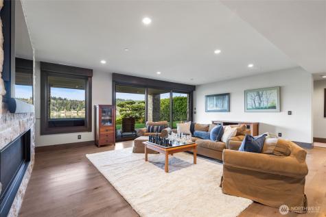 5629 Pleasure Point Lane SE Bellevue WA 98006