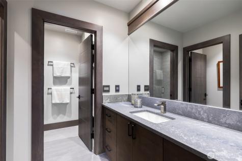 5629 Pleasure Point Lane SE Bellevue WA 98006