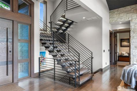 5629 Pleasure Point Lane SE Bellevue WA 98006
