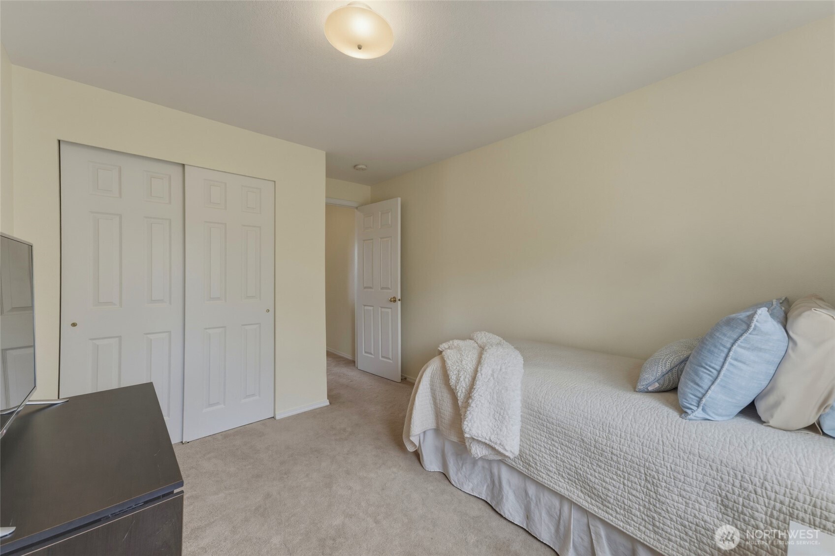 62 NW Earl Lane College Place WA 99324