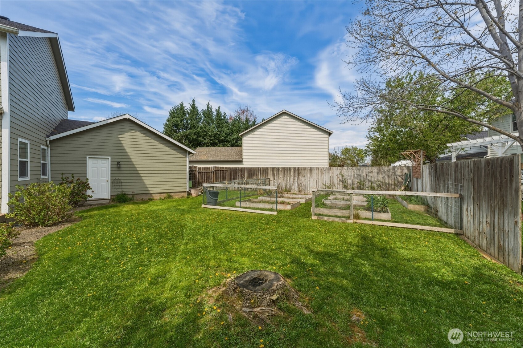 62 NW Earl Lane College Place WA 99324