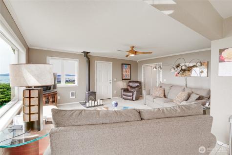 830 Riverview Lane Chinook WA 98614