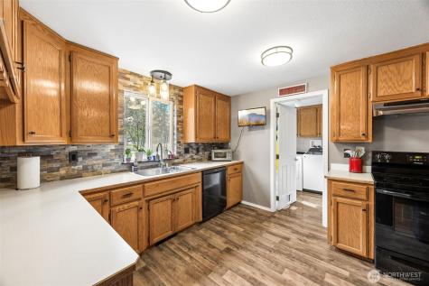 15418 Scenic Shores Drive SE Yelm WA 98597