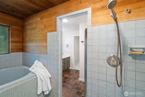 14855 Phelps Road NE Bainbridge Island WA 98110