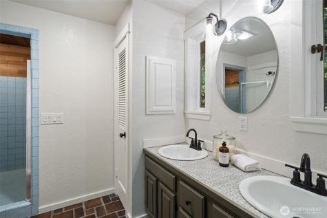 14855 Phelps Road NE Bainbridge Island WA 98110