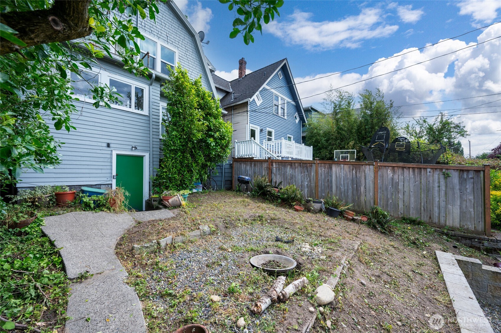 5231 12th Avenue NE Seattle WA 98105