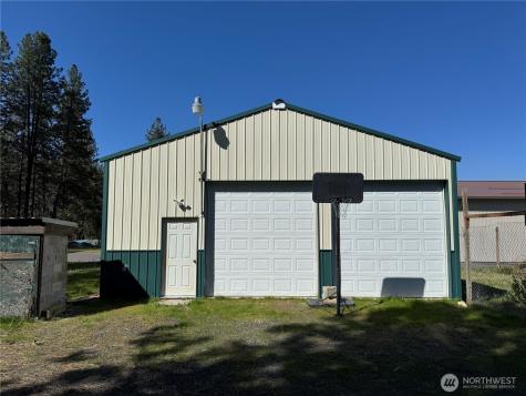 39024 Petrie Lane E Davenport WA 99122