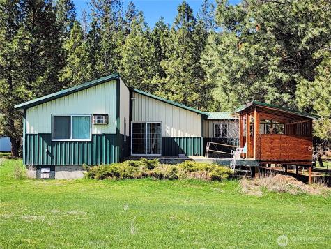 39024 Petrie Lane E Davenport WA 99122