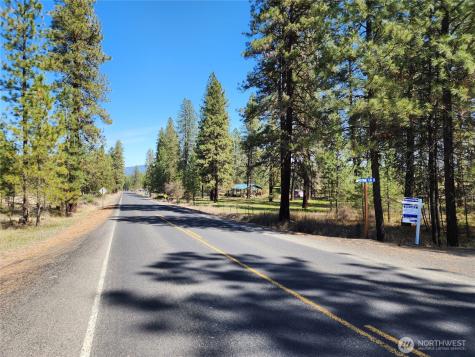 39024 Petrie Lane E Davenport WA 99122