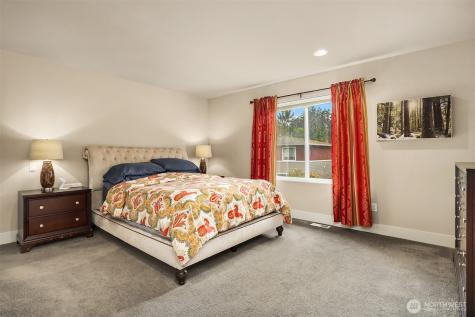 23704 105th Place W Edmonds WA 98020