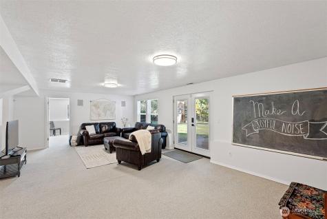 13114 Sunridge Way E Puyallup WA 98374