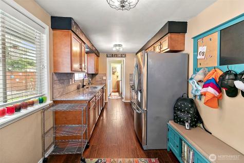 1011 9th St NE Auburn WA 98002