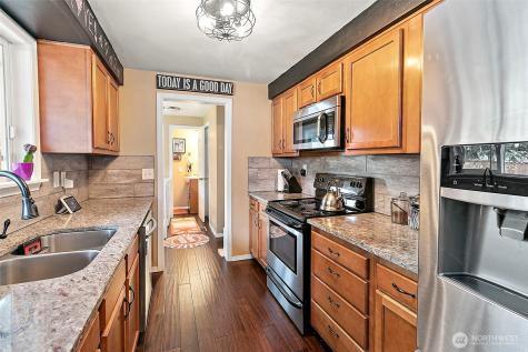 1011 9th St NE Auburn WA 98002