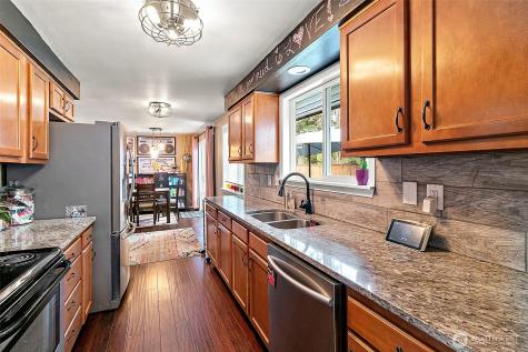 1011 9th St NE Auburn WA 98002