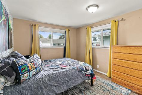 1011 9th St NE Auburn WA 98002