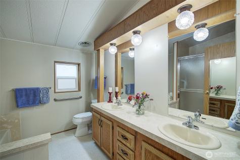 17308 Woodcrest Drive NE Bothell WA 98011