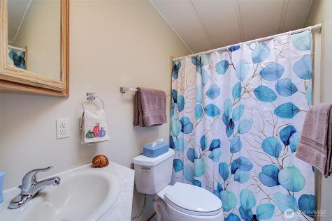 17308 Woodcrest Drive NE Bothell WA 98011