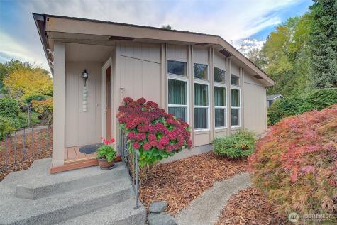 17308 Woodcrest Drive NE Bothell WA 98011