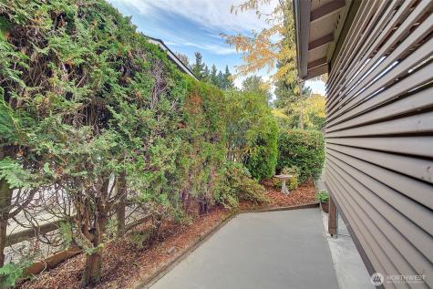 17308 Woodcrest Drive NE Bothell WA 98011