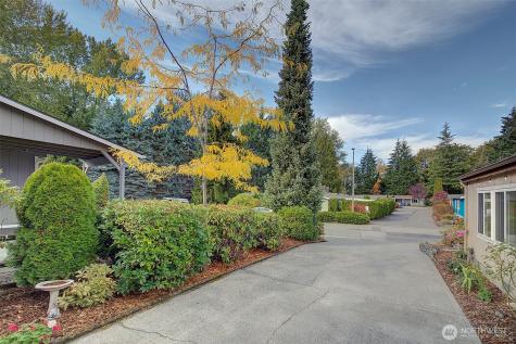 17308 Woodcrest Drive NE Bothell WA 98011