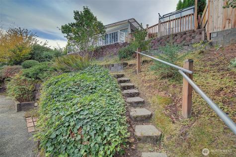 17308 Woodcrest Drive NE Bothell WA 98011