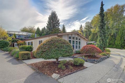 17308 Woodcrest Drive NE Bothell WA 98011