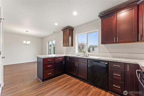 925 La Vista Drive Warden WA 98857