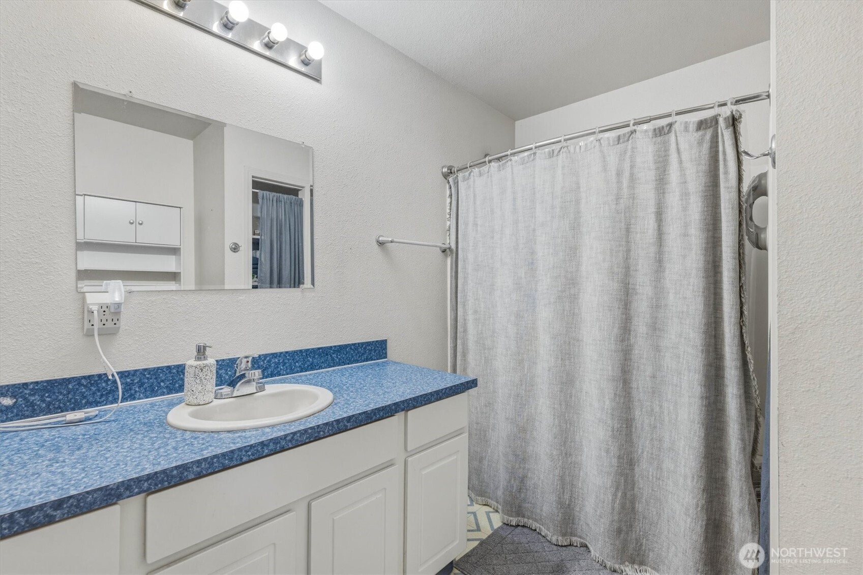 2928 Dover Street Longview WA 98632