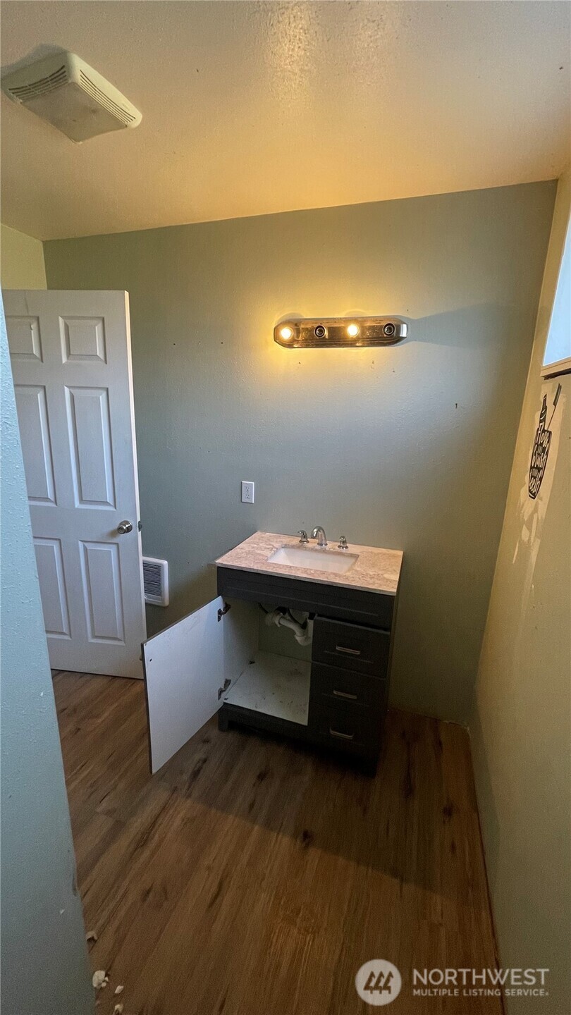 506 W Huntley Street Aberdeen WA 98520