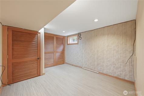 3217 36th Avenue W Seattle WA 98199
