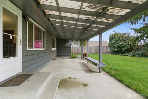 924 7th Avenue NW Puyallup WA 98371