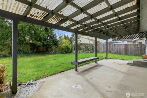924 7th Avenue NW Puyallup WA 98371