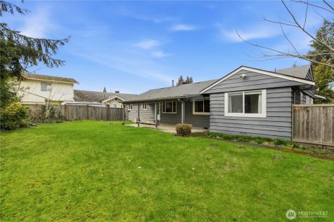 924 7th Avenue NW Puyallup WA 98371