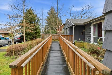 924 7th Avenue NW Puyallup WA 98371