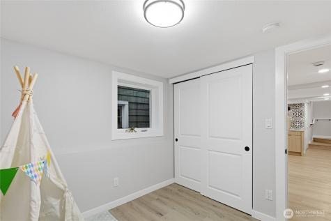 1927 42nd Avenue SW Seattle WA 98116