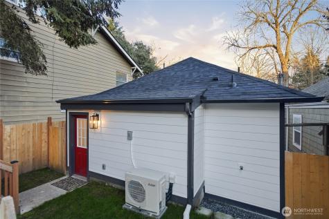 1927 42nd Avenue SW Seattle WA 98116