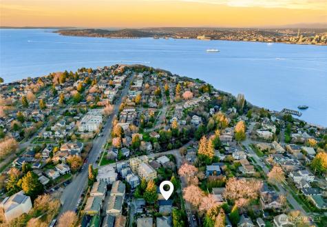 1927 42nd Avenue SW Seattle WA 98116
